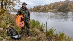 В армейском камуфляже на осеннюю рыбалку лучше не ездить — и вот почему: запомните это правило и предупредите всех знакомых