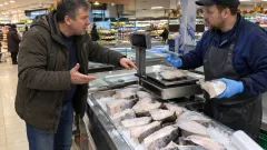 Увидите на прилавке — берите, но не больше 100 граммов: скрытая опасность популярной рыбы из наших магазинов
