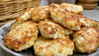 Кидаю резаную курицу на сковороду прямо ложкой — и через 5 минут гора вкуснейших котлет готова