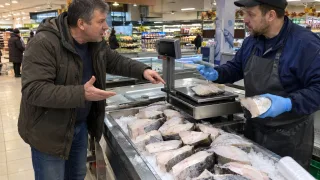 Увидите на прилавке — берите, но не больше 100 граммов: скрытая опасность популярной рыбы из наших магазинов