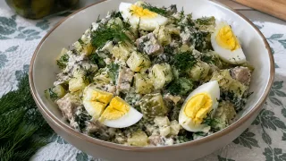 Нежная сельдь, отварной картофель и солёные огурцы: собираю любимый салат — вкуснее любого «Оливье»