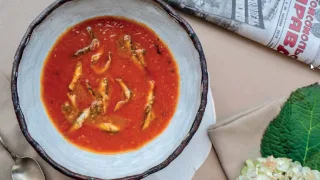 Томатный суп с килькой
