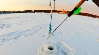 Ловля крупного судака на блесну и вибы! Зимняя рыбалка 2021!