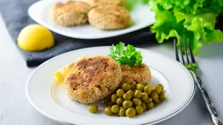 Котлеты из макрели, с зеленым горошком