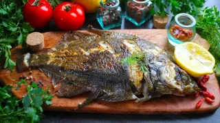 Камбала жареная на сковородке