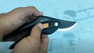 Как правильно и быстро наточить секатор?