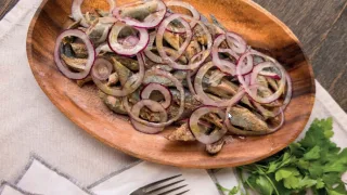 Миноги с луком