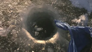 На Байкале найдены сотни прорубей с браконьерскими сетями