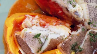 Овощное рагу в тыкве с палтусом