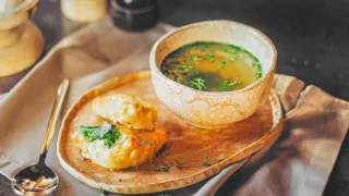 Бульон из судака с пирожками