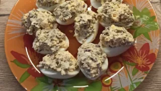 Яйца фаршированные скумбрией