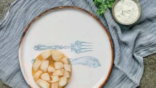 Заливное из осетра со сливочно-икорным соусом
