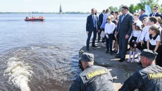 Около 13 тыс. мальков стерляди выпустили в Волгу в Тверской области