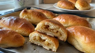 Шарлотку больше не пеку: делаю пышные яблочные пирожки — нежная сдобная мякоть и сочная начинка