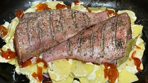 Окунь с овощами в духовке — вкуснее, чем в ресторане: секретный рецепт от соседа-рыбака