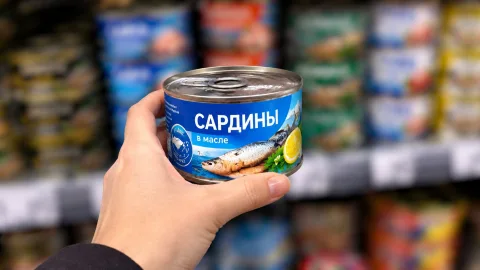 Ужасный вкус и в составе химия: какие рыбные консервы лучше не брать — смотрите состав