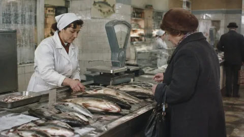 Раньше копейки, а сейчас — деликатес: сколько стоила рыба в СССР, если перевести цены на наши зарплаты